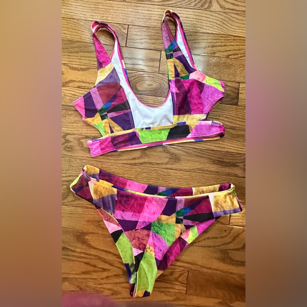 Colorful Geometric Bikini Set - Picture 2 of 4